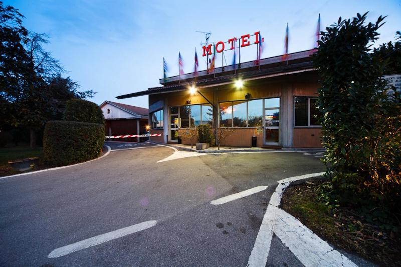 Motel Autosole Cornegliano Laudense Buitenkant foto